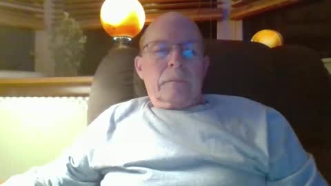 aguynrkfrd online show from 12-21-25, 10:11