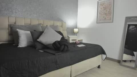 Snapshot of ah_mara chatting on 10-13-25, 11:32 Ahmara online show from 10-13-25, 11:32