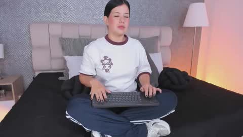 Ahmara  online show from 02-18-26, 11:39