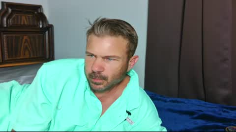 Blue Eyed Handsome Man online show from 06-10-26, 01:50