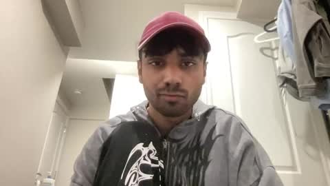 Snapshot of ahmedkhan632131 chatting on 05-01-26, 01:32 Dylan online show from 05-01-26, 01:32