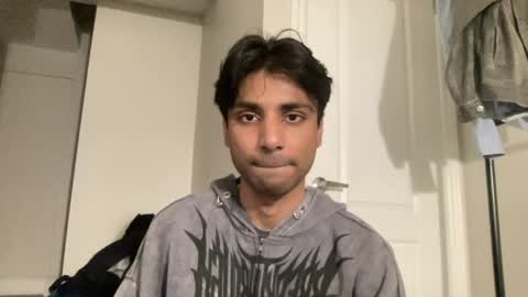 Snapshot of ahmedkhan632131 chatting on 05-27-26, 04:31 Dylan online show from 05-27-26, 04:31