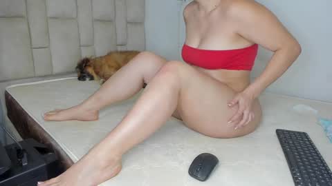 Snapshot of aida_rose chatting on 01-13-25, 09:52 karoline online show from 01-13-25, 09:52