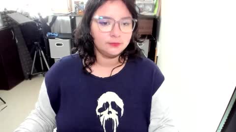 Catalina online show from 11-07-25, 01:00