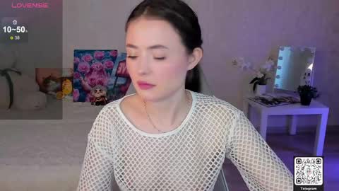 Snapshot of aiklynne chatting on 05-20-26, 07:03 Lynn online show from 05-20-26, 07:03