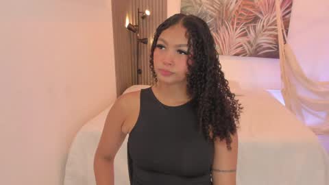 Snapshot of ailann_ chatting on 05-20-26, 07:42 Alisson online show from 05-20-26, 07:42