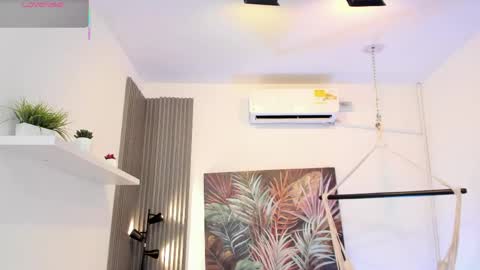 Snapshot of ailann_ chatting on 06-02-26, 06:10 Alisson online show from 06-02-26, 06:10
