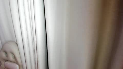   online show from 12-23-25, 01:58