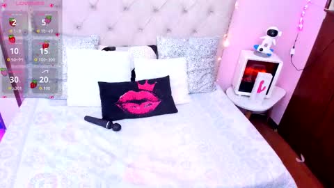 Aileen  online show from 10-28-25, 04:27