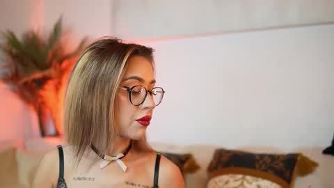  Aileen  online show from 12-01-25, 07:19