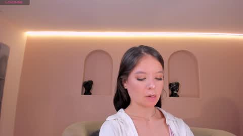  AILEEN VEGA  online show from 12-22-24, 04:38