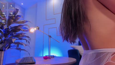  AILEEN VEGA  online show from 01-24-25, 10:30