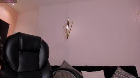  AILEEN VEGA  online show from 02-19-25, 08:20