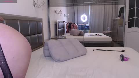 Ailinaioki online show from 03-21-26, 01:37