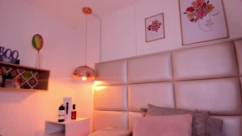 Aily Yozuko online show from 12-13-24, 08:09