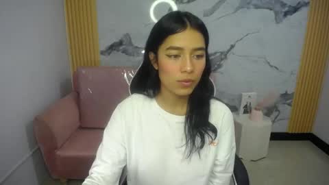 ailyn_ch1 online show from 06-08-26, 12:38
