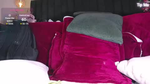 Ailyn rouss online show from 11-06-25, 02:12