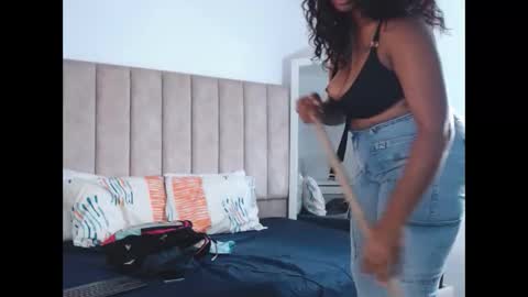 Snapshot of ailyndelosrios01 chatting on 10-06-25, 05:32 ailyndelosrios01 online show from 10-06-25, 05:32