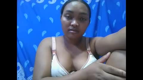 Snapshot of aimealdy chatting on 12-21-25, 07:10 aimealdy online show from 12-21-25, 07:10