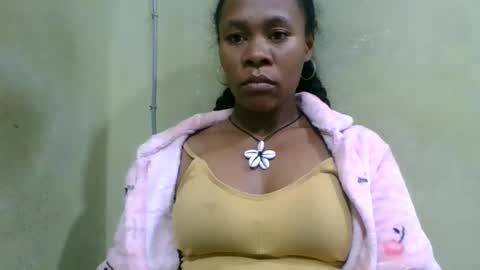 Snapshot of aimee982179 chatting on 06-01-26, 02:19 aimee982179 online show from 06-01-26, 02:19
