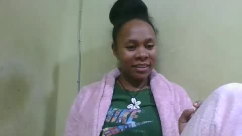 Snapshot of aimee982179 chatting on 06-03-26, 06:46 aimee982179 online show from 06-03-26, 06:46