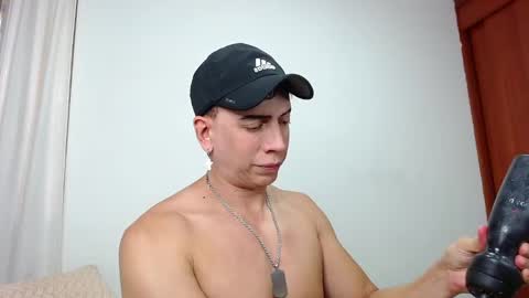 Snapshot of ain_forgge chatting on 03-04-25, 01:17 IAN online show from 03-04-25, 01:17