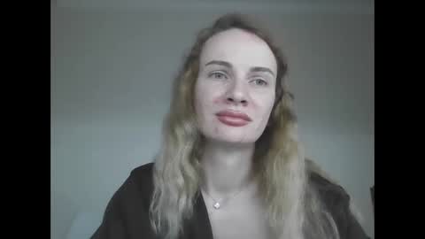 Snapshot of ainyrvixxen chatting on 05-18-26, 08:36 AinyrVixxen online show from 05-18-26, 08:36