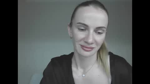 Snapshot of ainyrvixxen chatting on 05-20-26, 08:59 AinyrVixxen online show from 05-20-26, 08:59