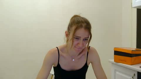 Snapshot of ainyrvixxen chatting on 07-23-26, 09:13 AinyrVixxen online show from 07-23-26, 09:13