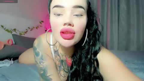 Snapshot of aira_vi chatting on 10-09-25, 01:09 Aira online show from 10-09-25, 01:09