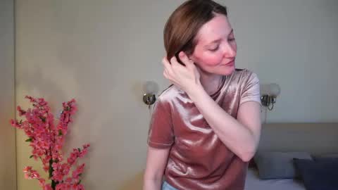 Snapshot of airycipher chatting on 05-10-26, 06:18 Sofia help me get 50 thumbs up online show from 05-10-26, 06:18