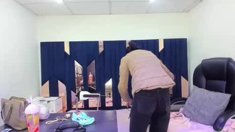 Aisha online show from 04-28-26, 03:33