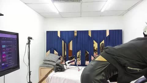 Aisha online show from 04-29-26, 03:32