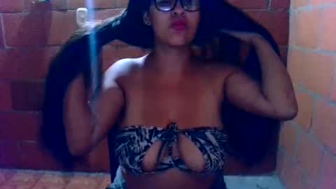 aisha koswell3 online show from 11-19-25, 05:29