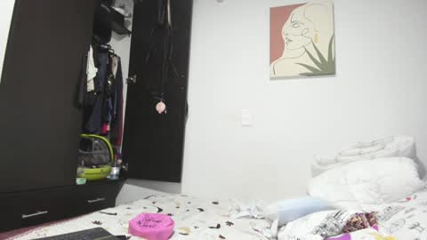 Snapshot of aisha_latina chatting on 02-04-25, 11:38 Katie online show from 02-04-25, 11:38