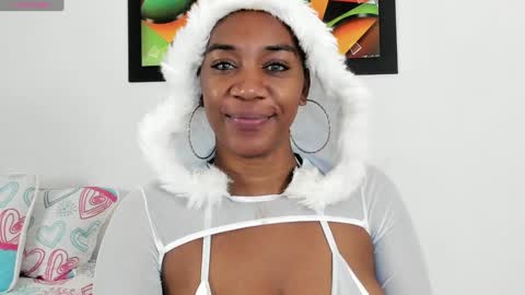Snapshot of aisha_w10 chatting on 01-15-25, 12:36 Aisha online show from 01-15-25, 12:36