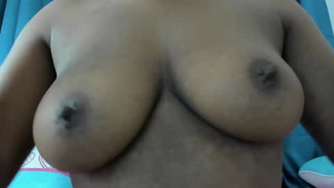 Snapshot of aisha_w10 chatting on 01-27-25, 06:41 Aisha online show from 01-27-25, 06:41