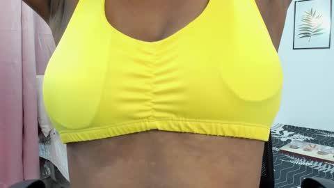 Snapshot of aisha_w10 chatting on 02-25-25, 12:34 Aisha online show from 02-25-25, 12:34