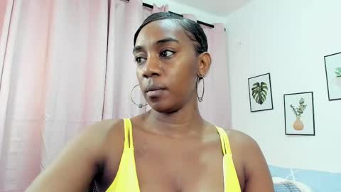 Snapshot of aisha_w10 chatting on 02-25-25, 03:38 Aisha online show from 02-25-25, 03:38