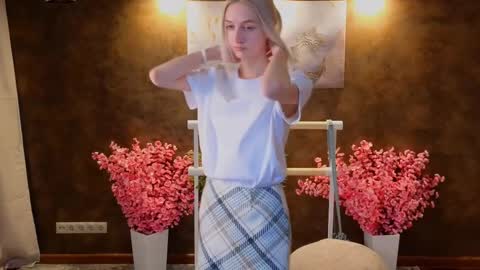 Snapshot of aishiro chatting on 02-17-25, 12:48 aishiro online show from 02-17-25, 12:48