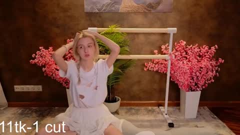 Snapshot of aishiro chatting on 02-21-25, 03:43 aishiro online show from 02-21-25, 03:43