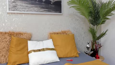 little aitana  online show from 01-04-25, 06:19