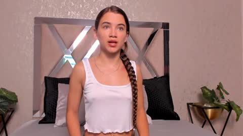 little aitana  online show from 01-10-25, 12:58