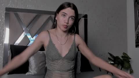 little aitana  online show from 01-29-25, 12:45