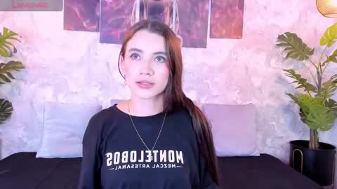 little aitana  online show from 10-20-25, 07:36