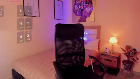 Aitana Brown online show from 12-22-24, 06:37