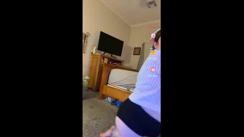 Snapshot of ajsquirts chatting on 10-31-25, 03:46 ajsquirts online show from 10-31-25, 03:46