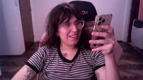 Snapshot of akamedolle chatting on 11-05-25, 03:39 Veronica Akame 3 online show from 11-05-25, 03:39