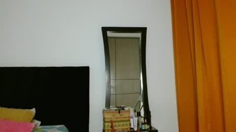 Snapshot of akanekihm chatting on 06-17-26, 09:12 MIRANDA online show from 06-17-26, 09:12