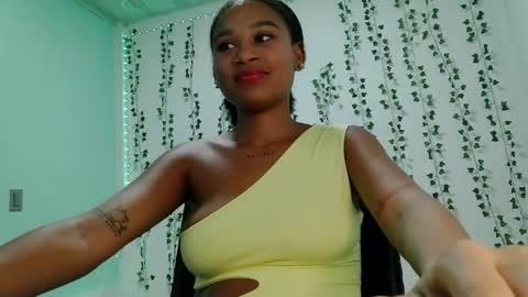 akemy_saunderz online show from 05-30-26, 03:36